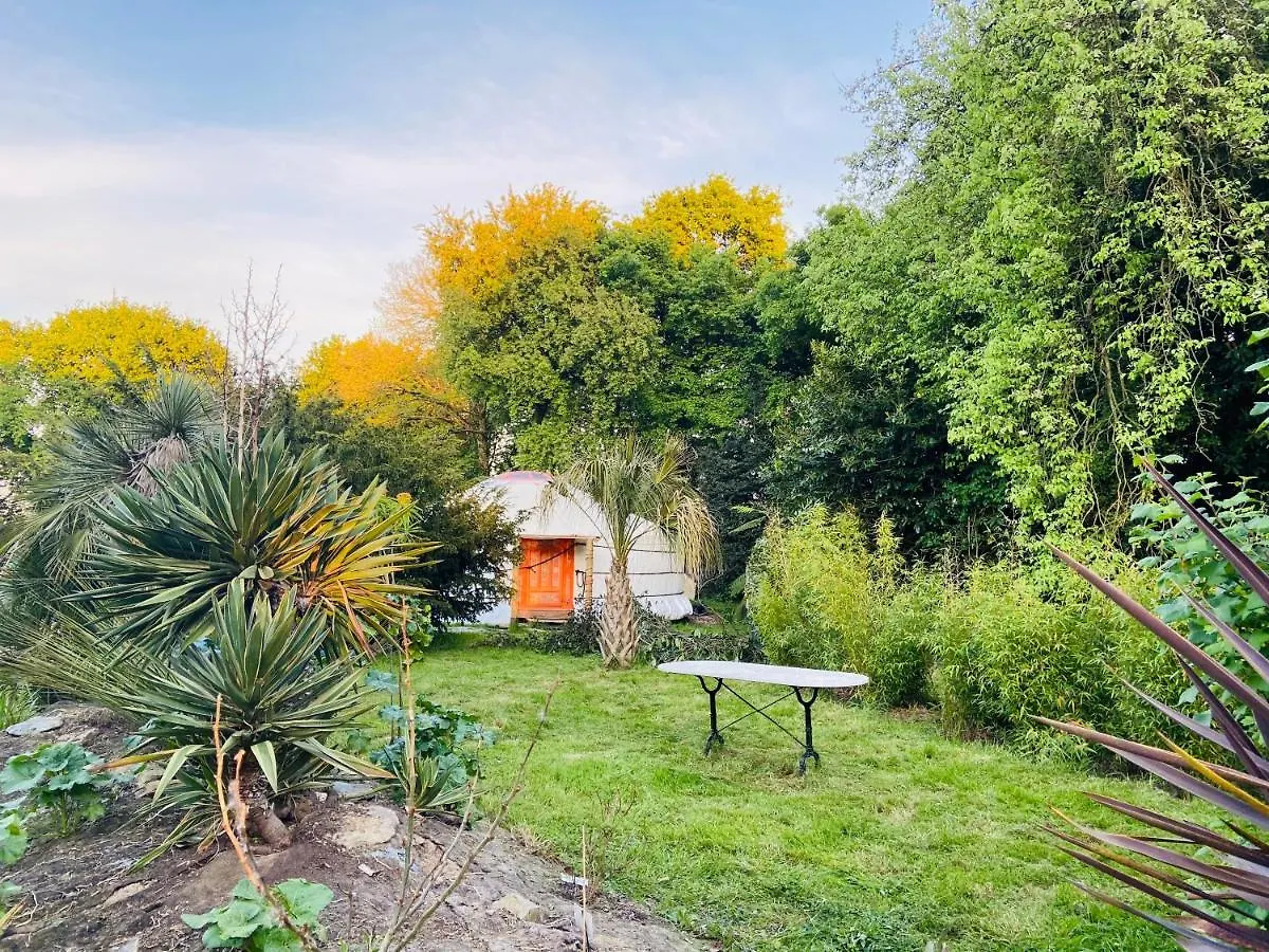 Lejardinzenduquistillic Saint-Guen 0*,